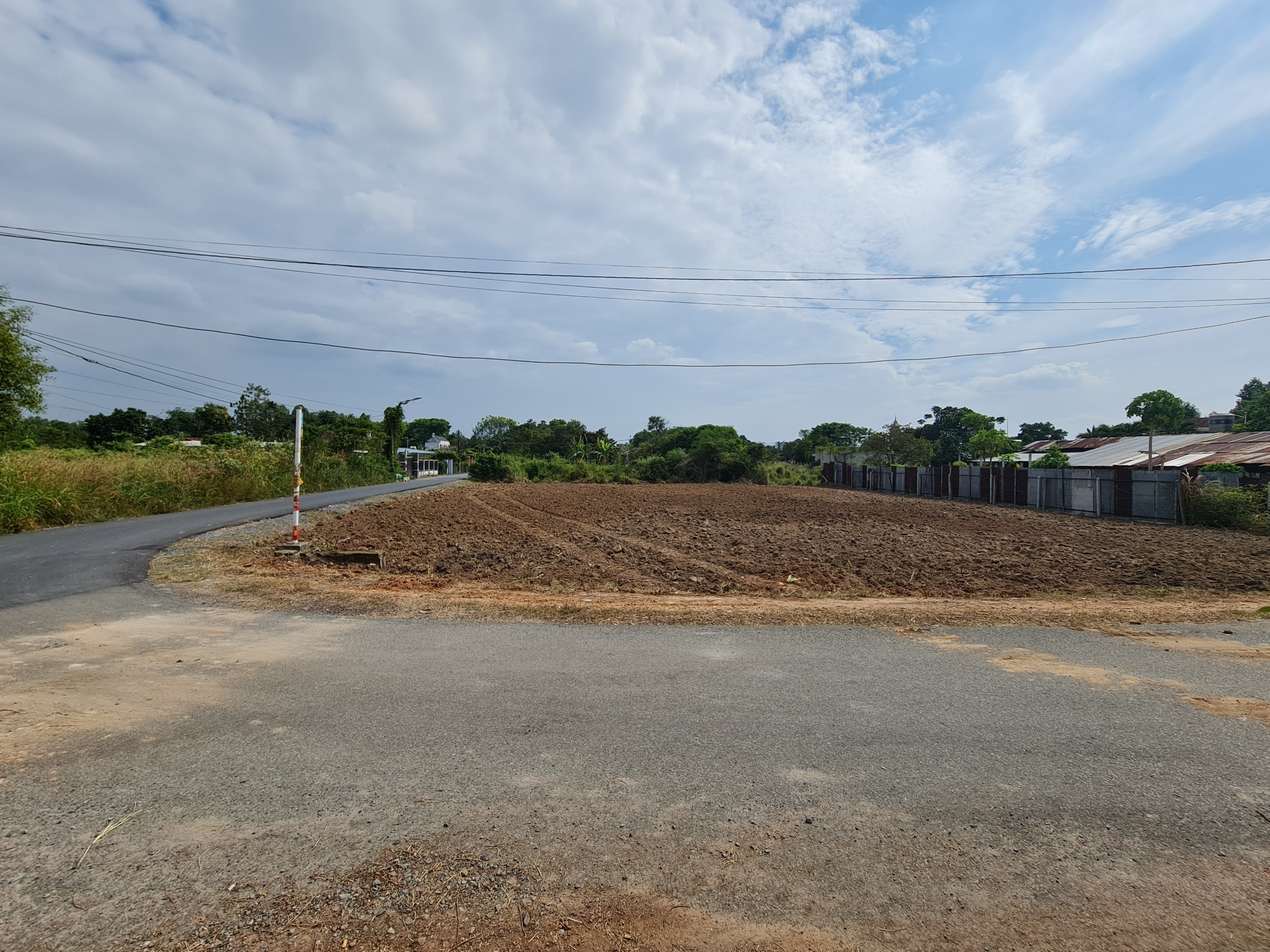 Ảnh nhà đất Đất Củ Chi Lô góc 2MT đường nhựa thông quá đẹp 30x40m KDC gần Nguyễn Văn Khạ